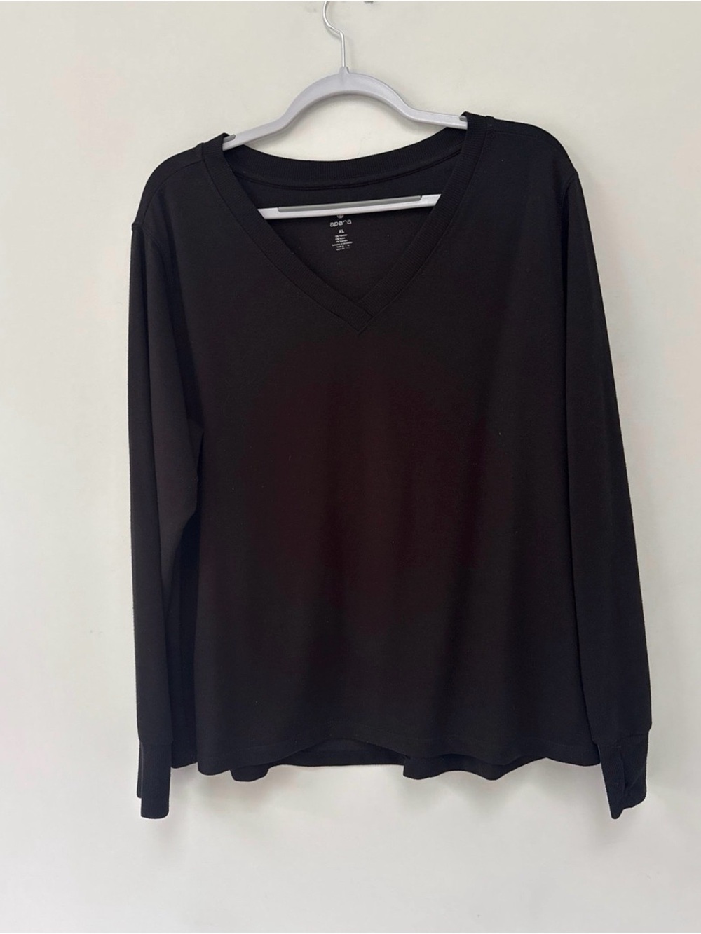 Women's Black V-Neck Long Sleeve Top